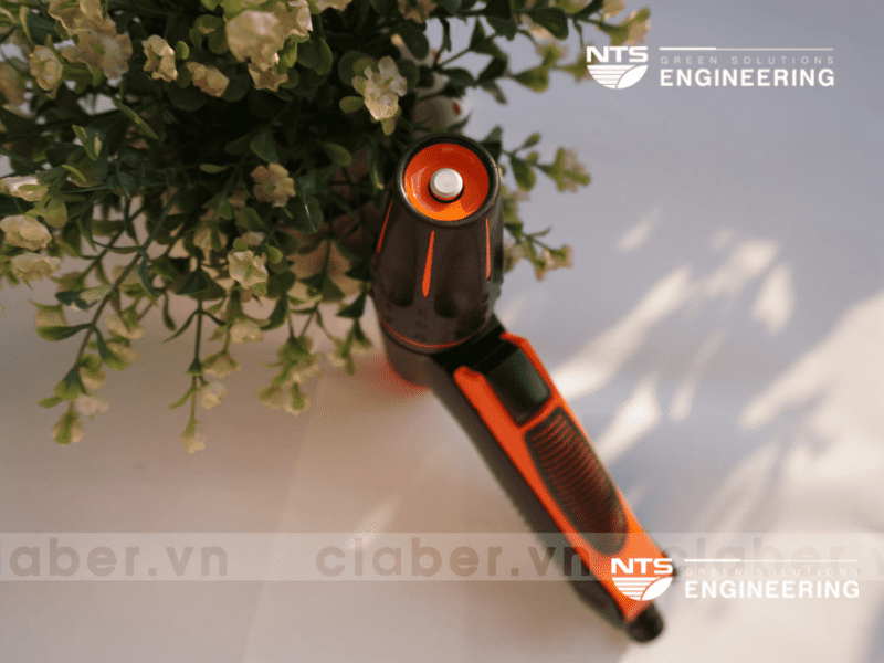 VÒI TƯỚI CÂY ĐA NĂNG – GIẢI PHÁP THÔNG MINH CHO CUỘC SỐNG HIỆN ĐẠI