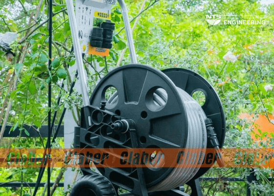 So sánh cuộn vòi nước tưới cây có xe đẩy 8864 và 8858